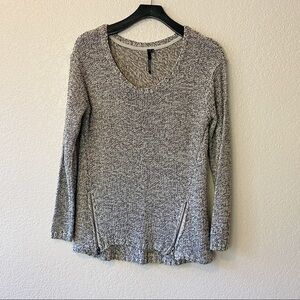Razzle Dazzle Scoop‎ Neck Pullover Zipper Accent Sweater